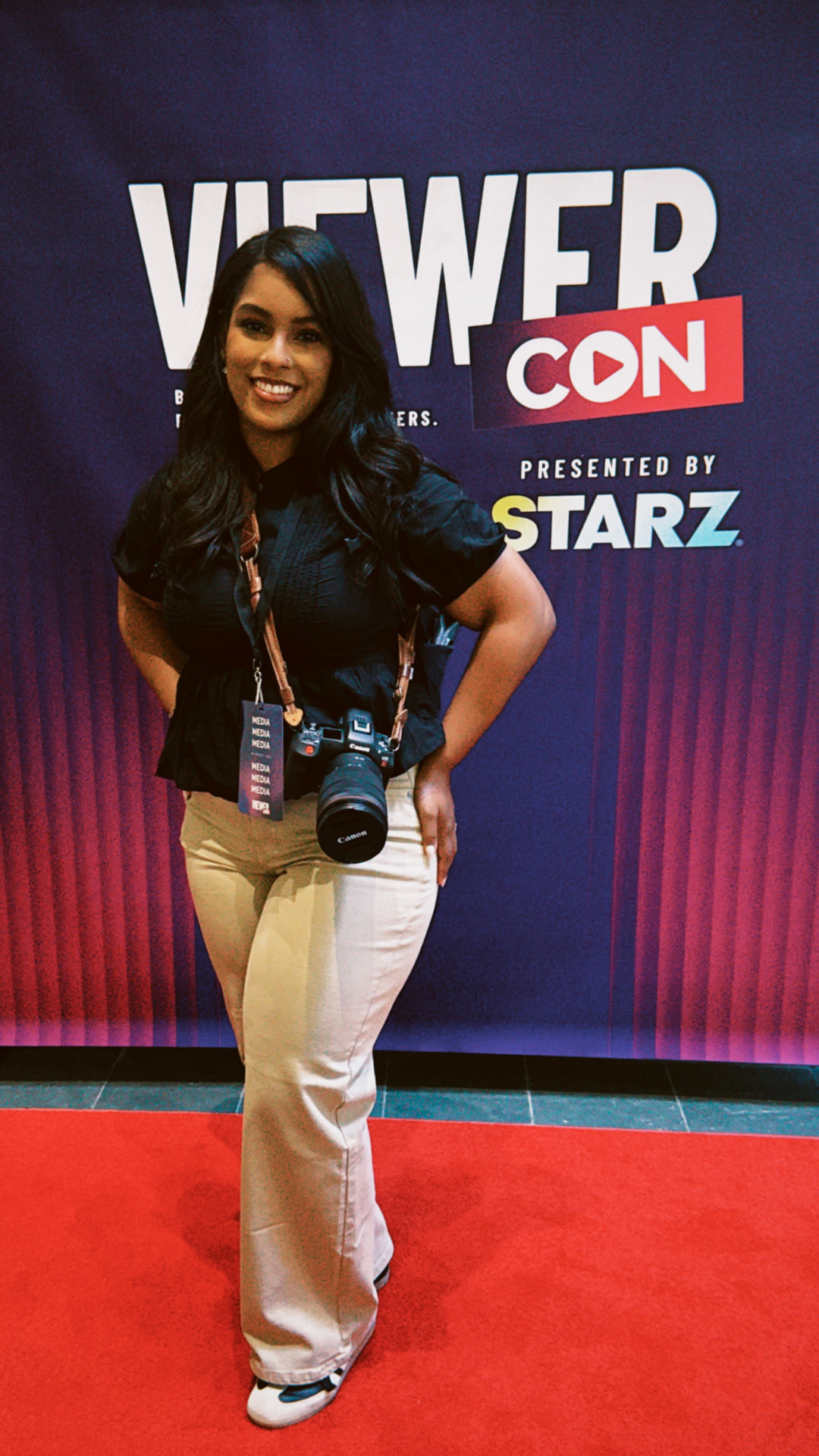 Selena Mosley with her camera on the ViewerCon 2026 red carpet